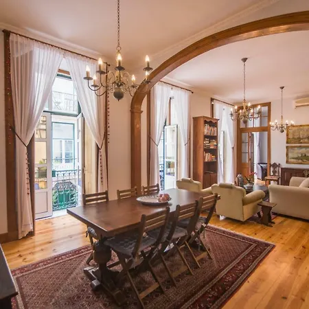 Classic Downtown Apartment Lisbon