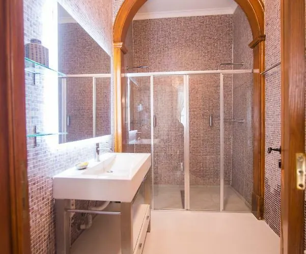 Classic Downtown Apartment Lisbon